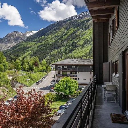 Apartman La Cachette - Mountain Style And Spacious 2-bed *